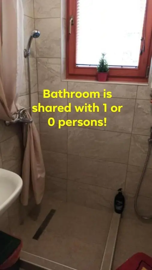 Cozy room with a bathroom