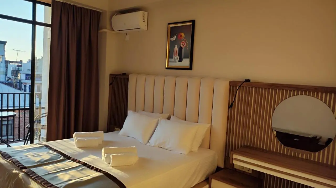 Hotel Red Tower