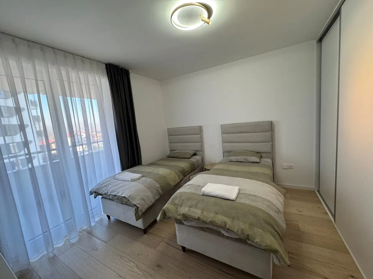Lux Waves 2bdr apartment w/private parking