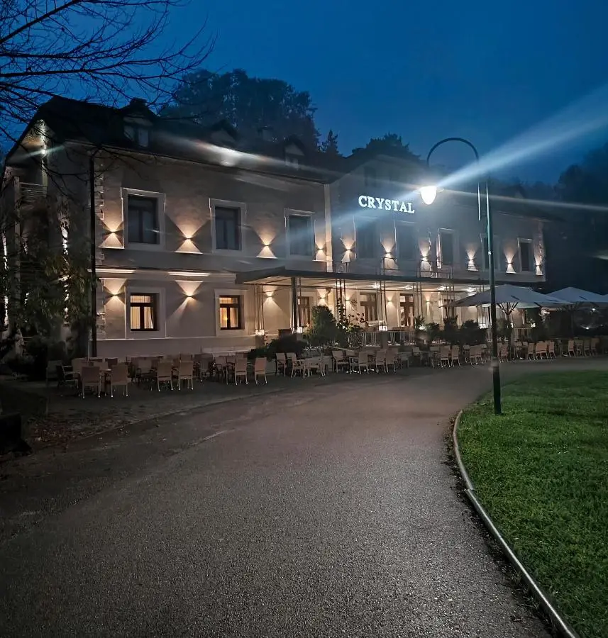 Hotel Crystal