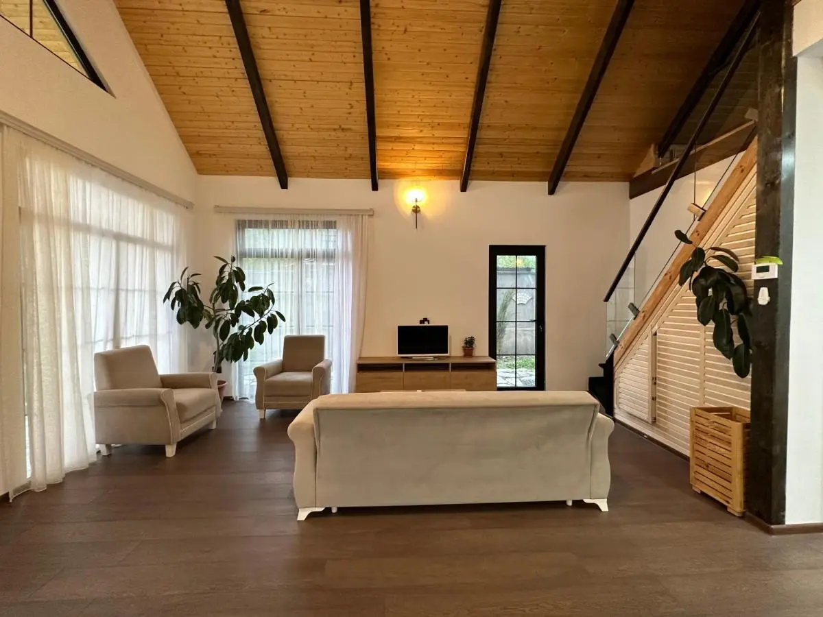 Qafqaz Suite Wood Stack