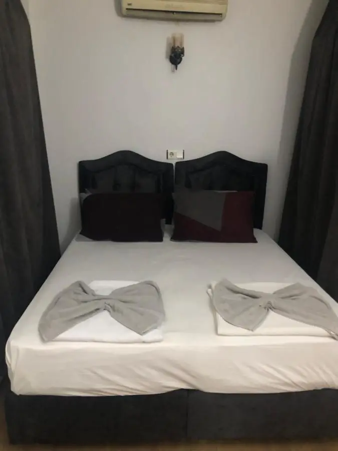 Reydel Hotel