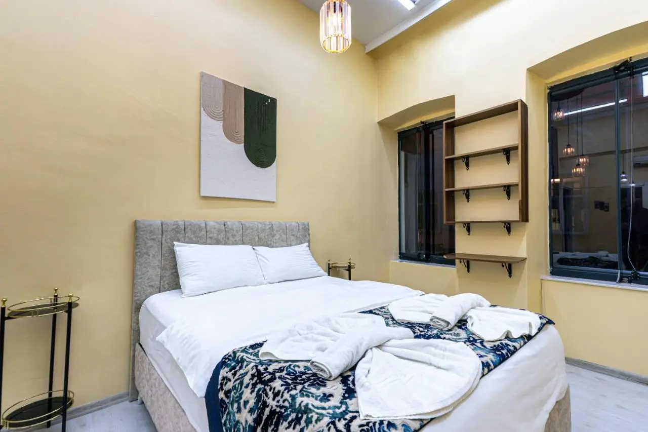 Galata Comfortable 12 Suits