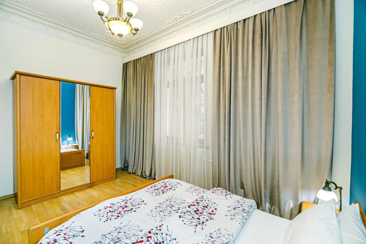 Tranquil Green Corner One Bedroom