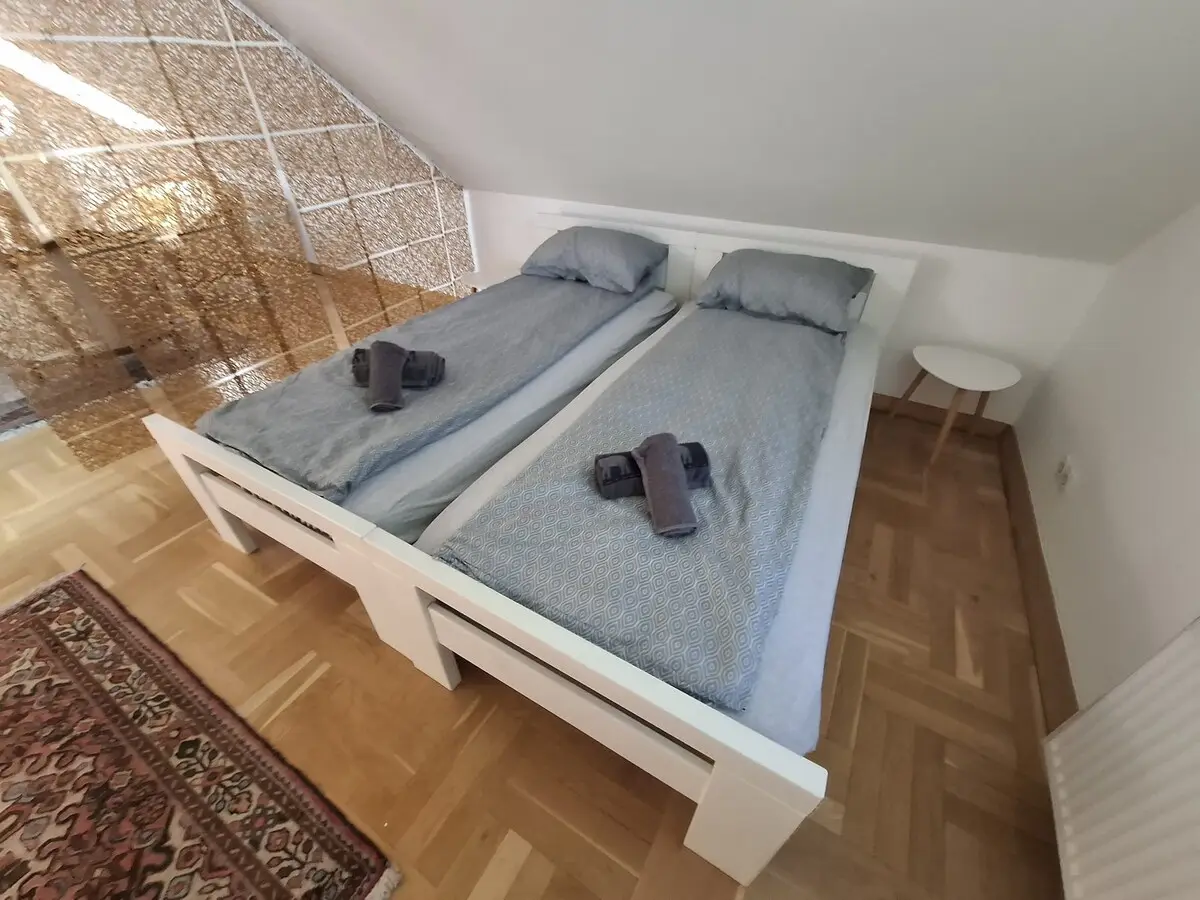 Superior 2   106m2 Apartment A/C free Parking