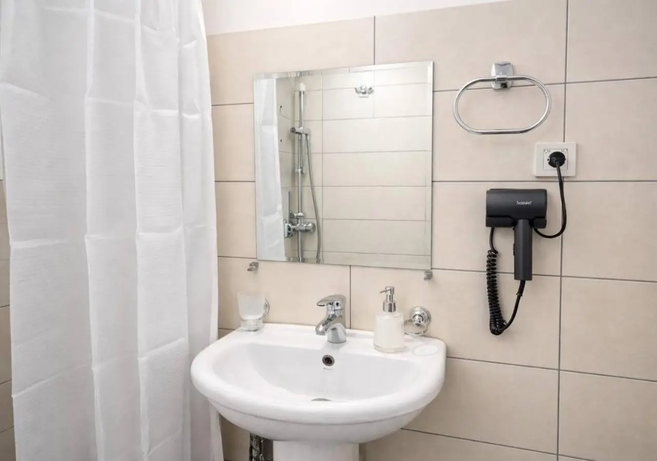 Tbil Inn Hotel