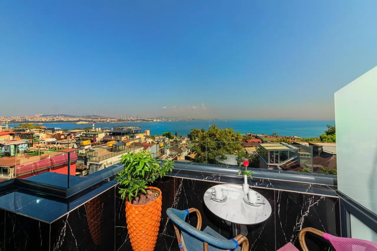 The Magnaura Palace Hotel