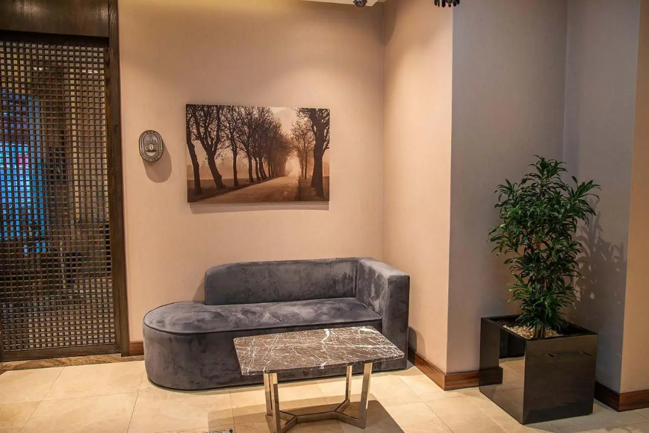 Le Mirage Hotel