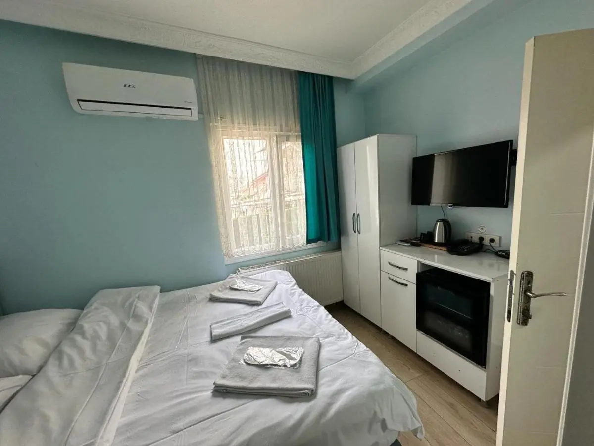 AVRASYAQUEEN HOTEL