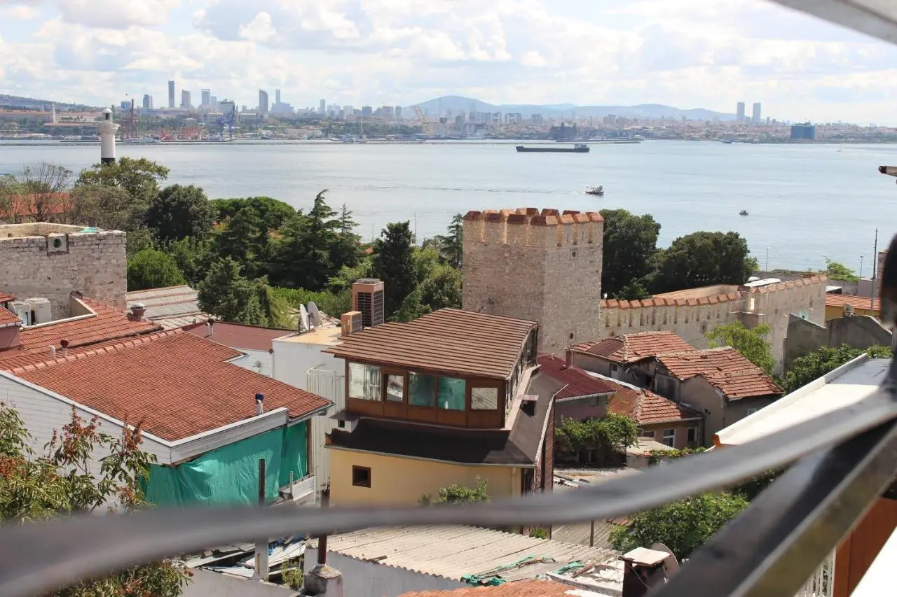 Hotel Peninsula