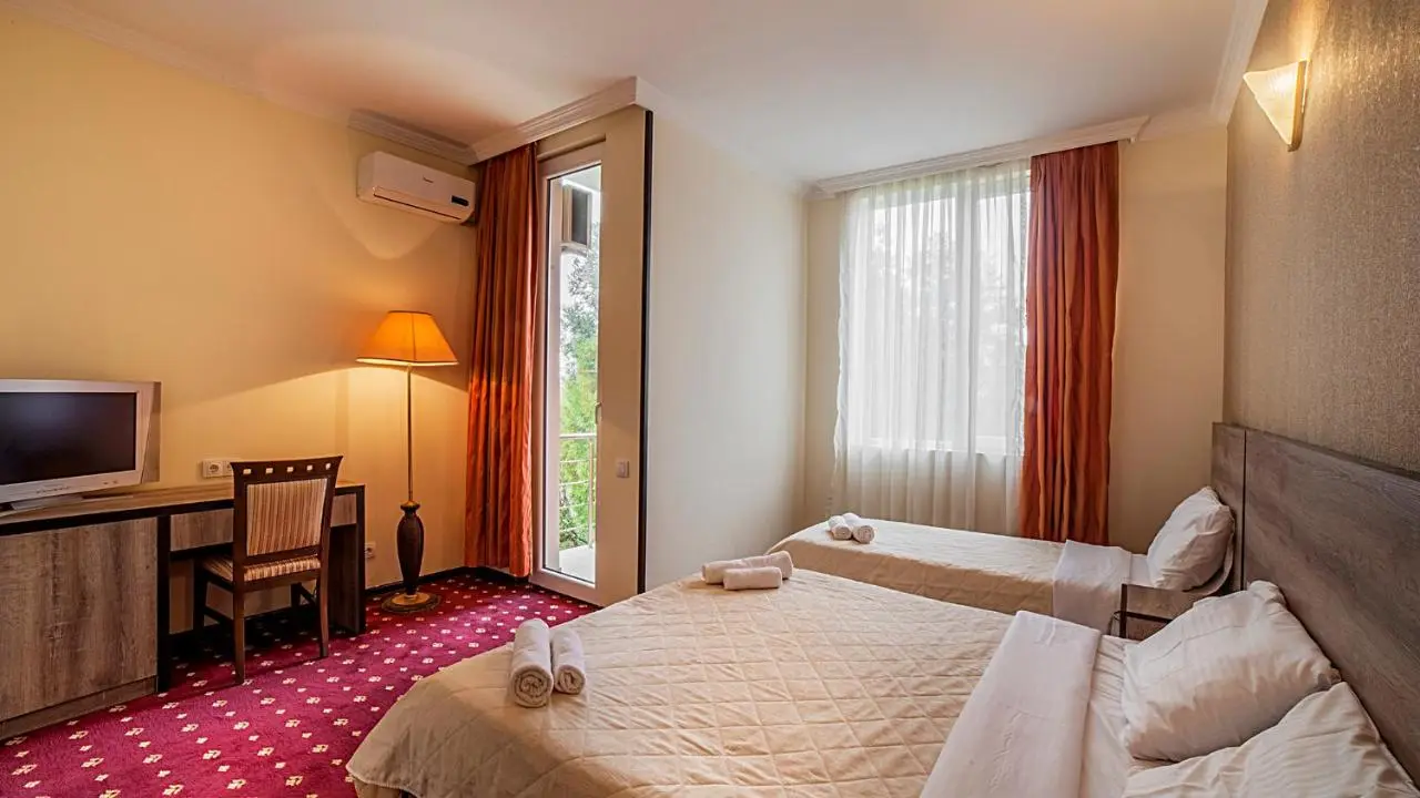 Orange Hotel