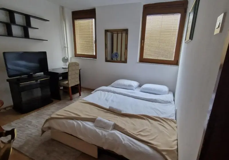 Room near University Campus in Sarajevo - Rooms Sarajevo