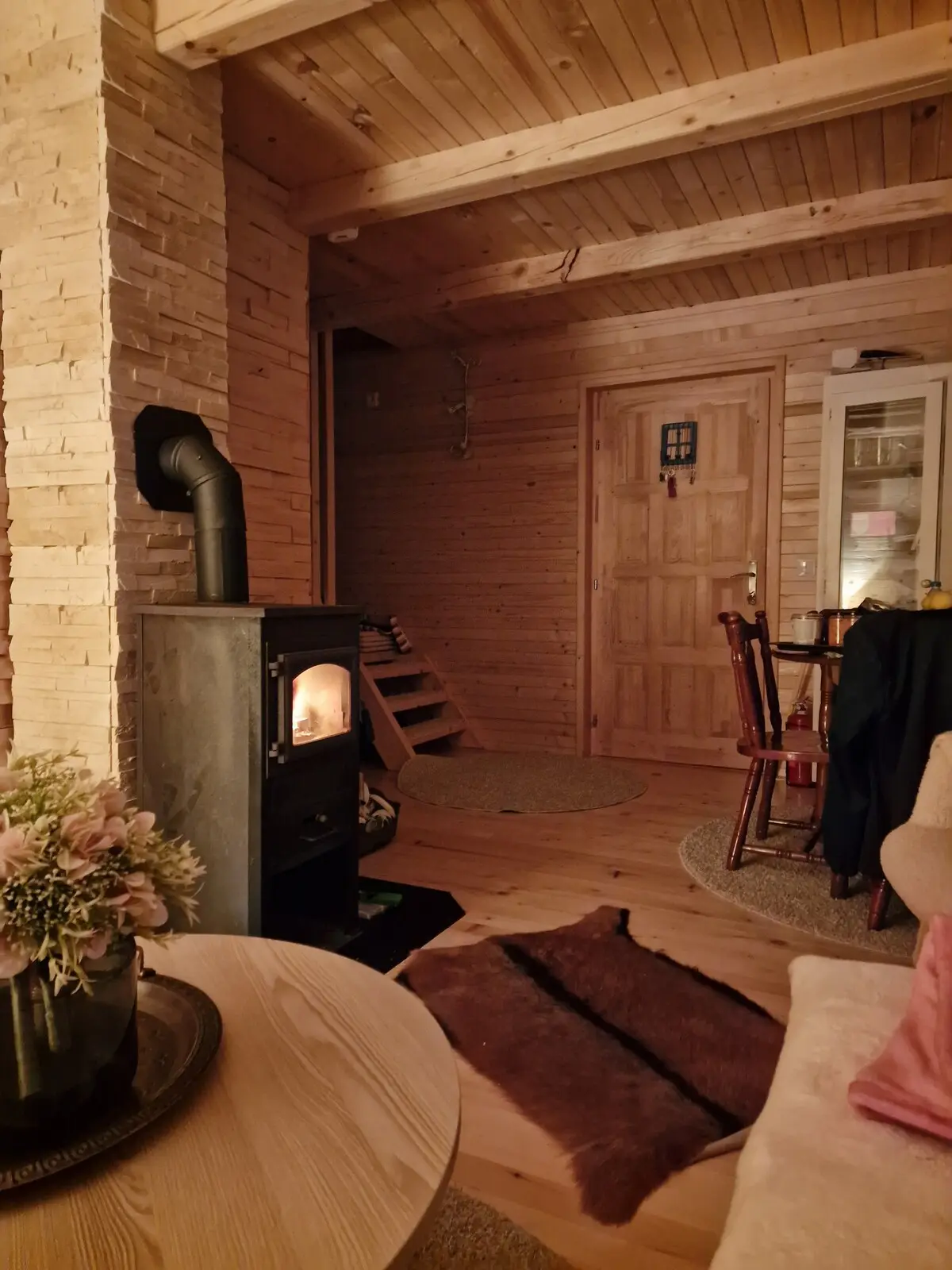 BURKE Log Cabin