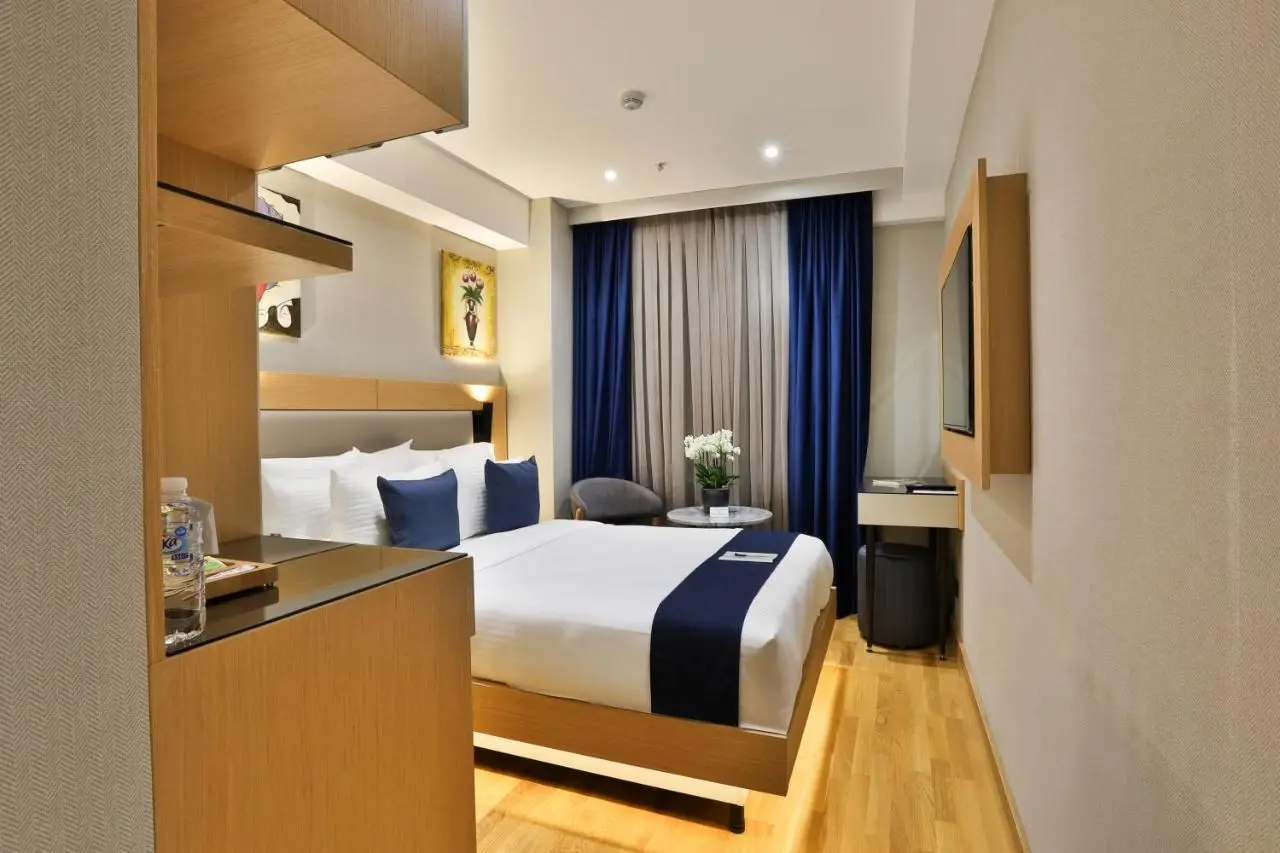 Istanbul Taksim Pera Star Hotel - Istiklal Street