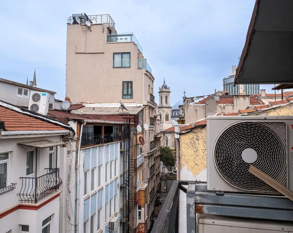 Nine Rooms by taksim