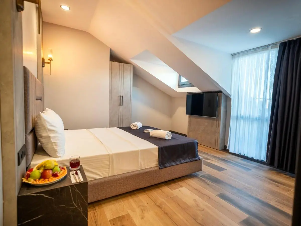 Modernlux Hotel