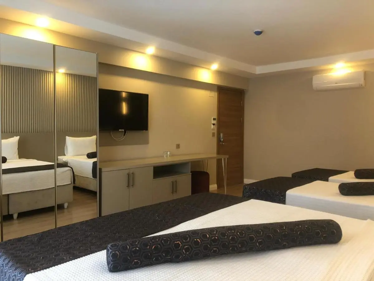 Grand İska Palace
