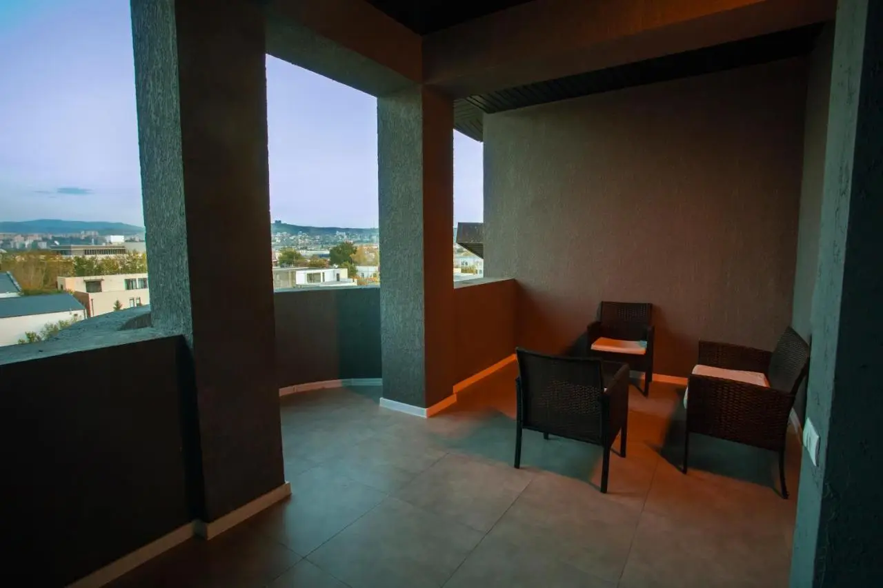 Apart Hotel West