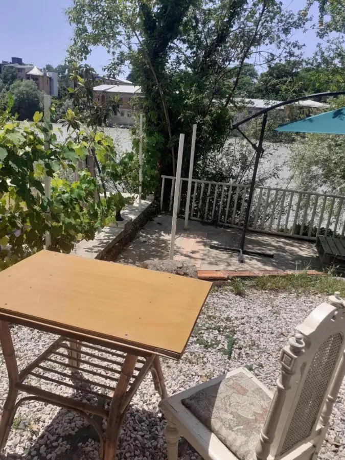 Guest house Amazon