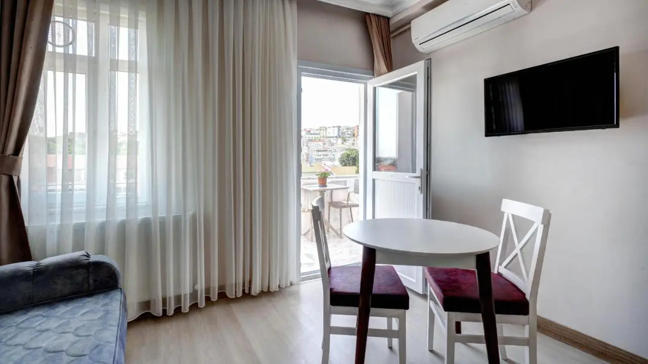 SEVEN ROSES APART HOTEL