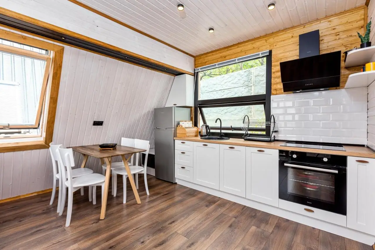 Luxury Cottages with Hot Tubes, Garden and BBQ
