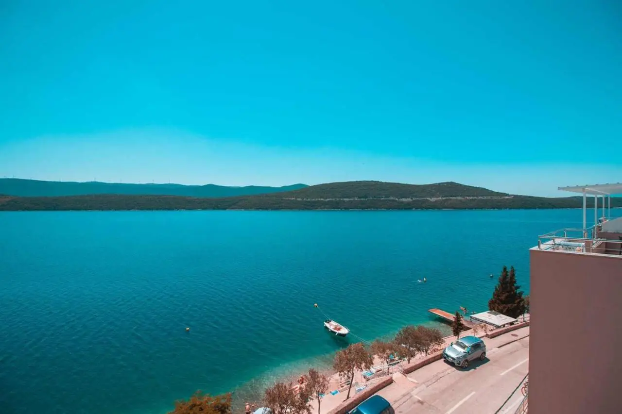 Villa Raguž sa Privatnom plažom i Garažom