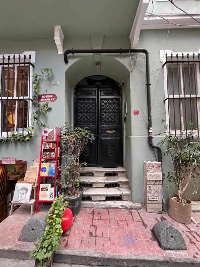 Ganbaru Tours - Flats in Galata