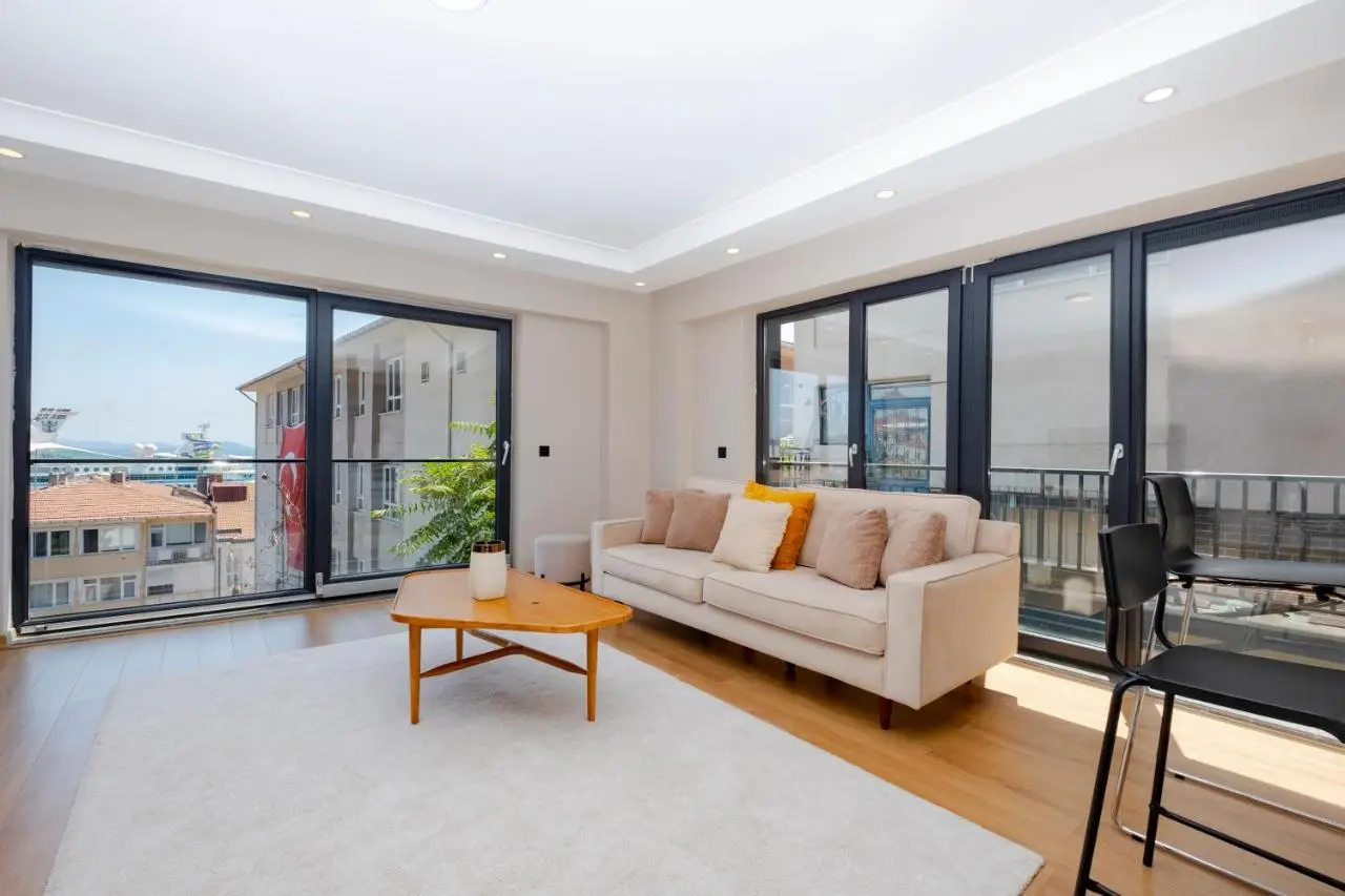 Sea View Two-Bedroom Suite in Managed Residence - Parking and Elevator