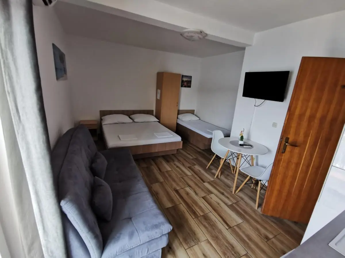 Apartmani Leženić M