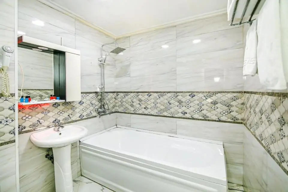 Maris Hotel Baku