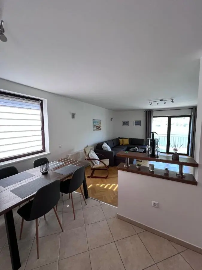 Oaza mira - Apartment with Lake View & Private Pool