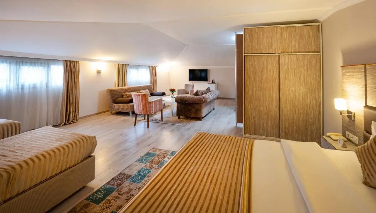 Orya Hotel