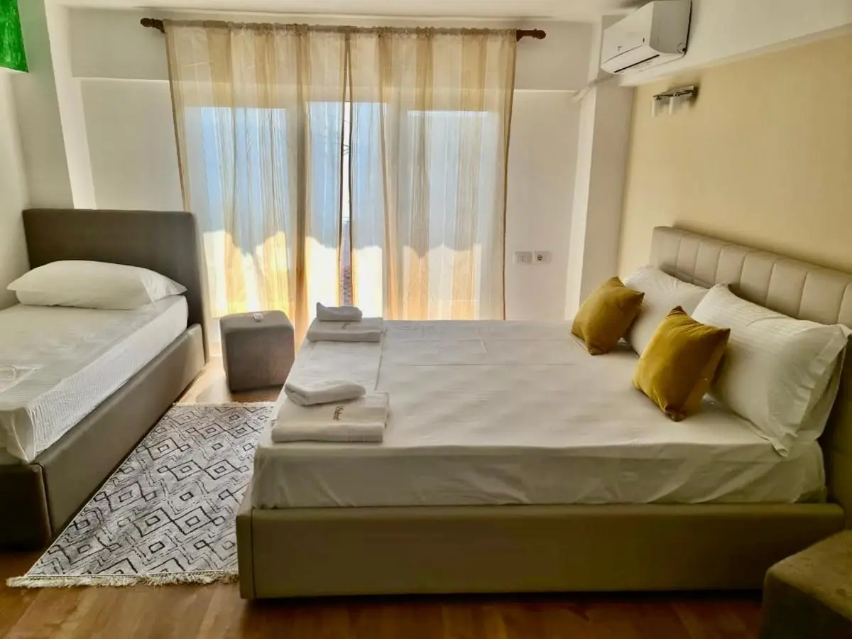 Shkreli Private Entrance Duplex Apartment , Partial Sea View, 3 min from the beach