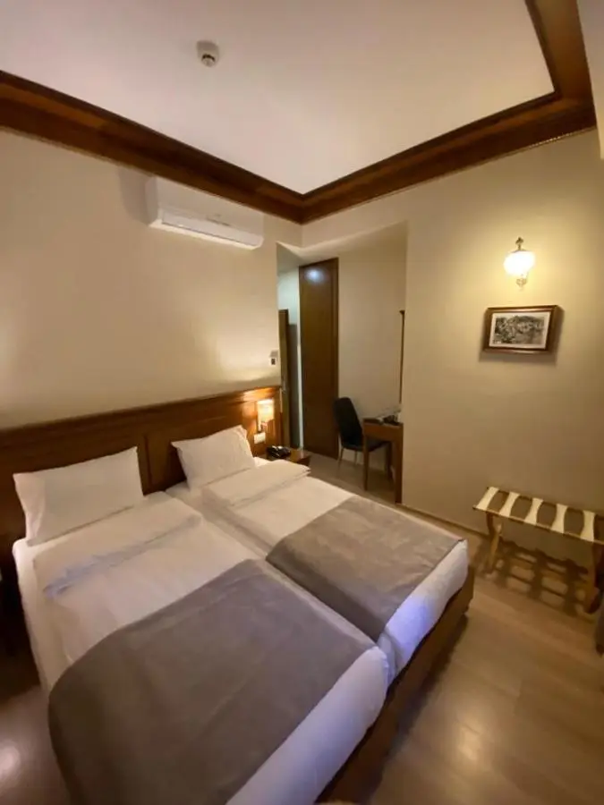Hotel Argjiro