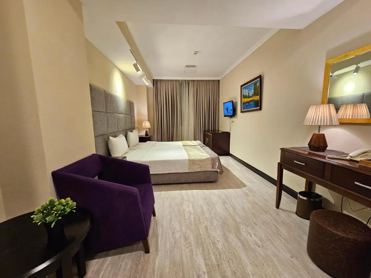 Crown Suites Hotel