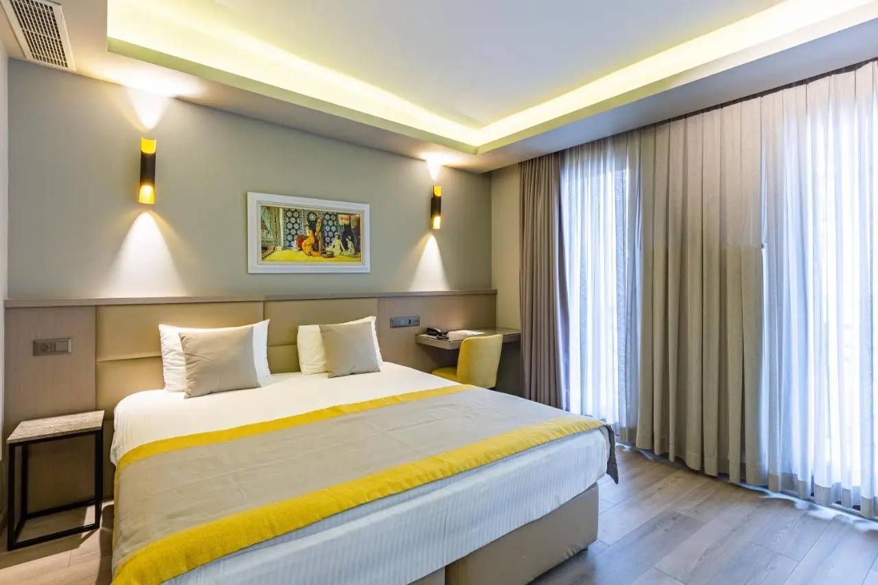Seraglio Hotel & Suites