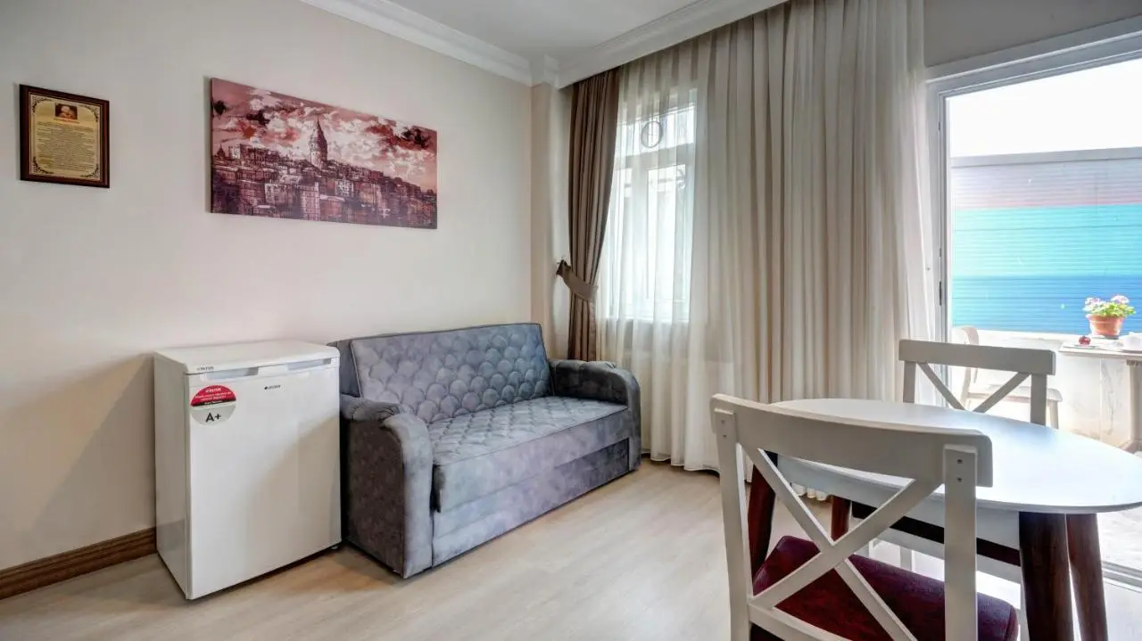 SEVEN ROSES APART HOTEL