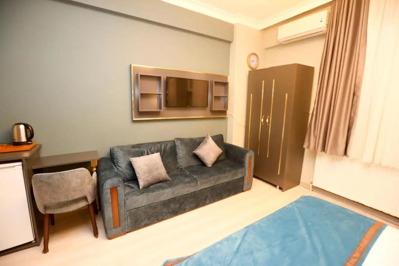 Grand Moon Hotel Suites