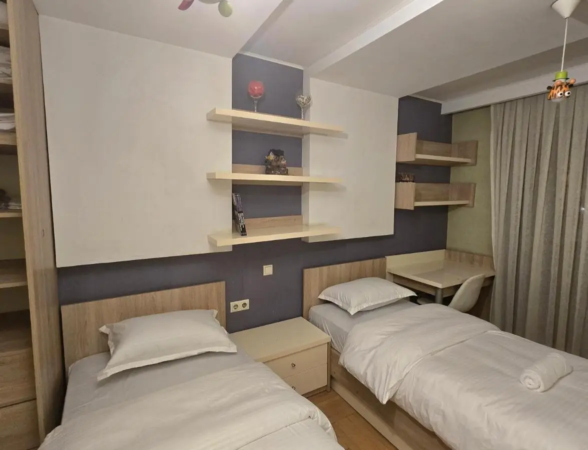 Explore Old Tbilisi, 3BR Apartment for 5, Walk to All