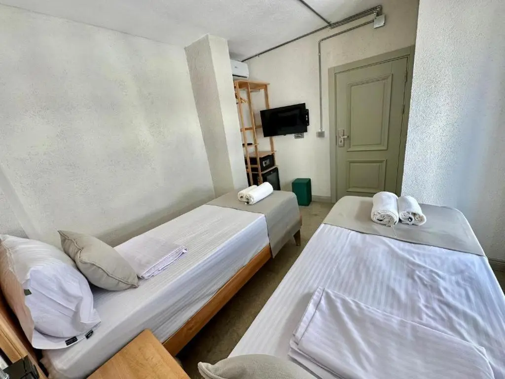 Elegance House Hotel