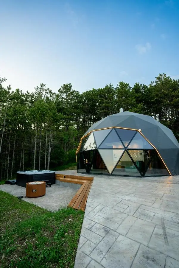 Continental Adventure Resort - Mountain Escape & Glamping