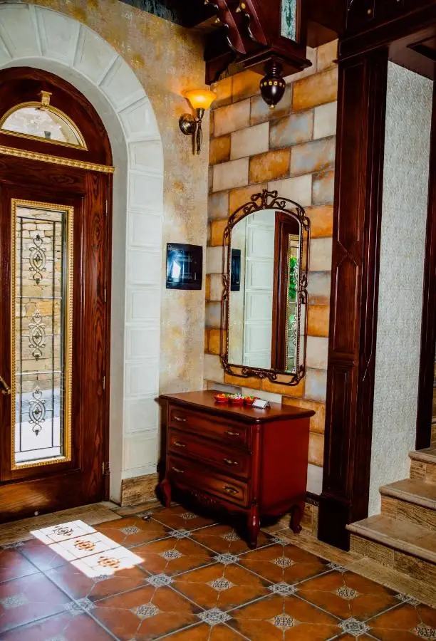 Royal Antique Boutique Hotel