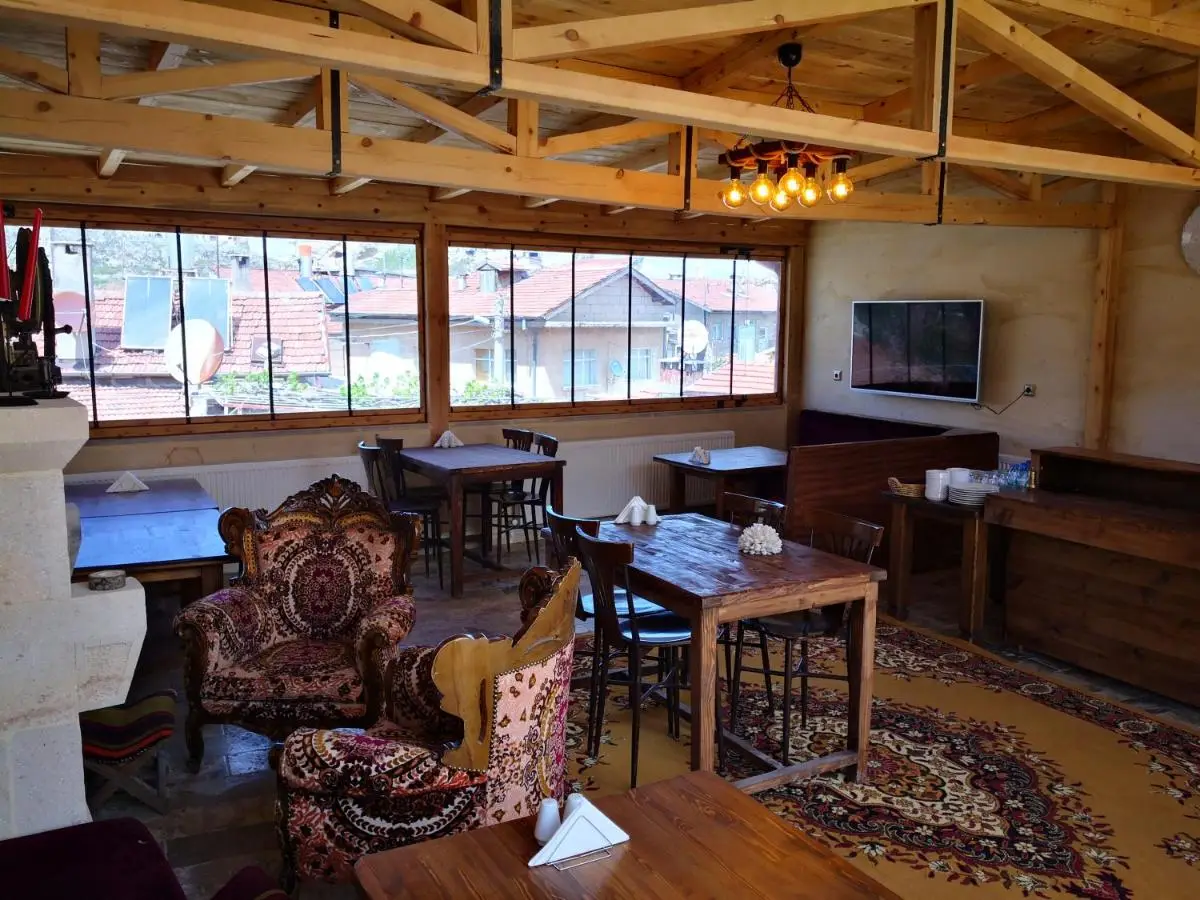 Larissa Cave Hotel