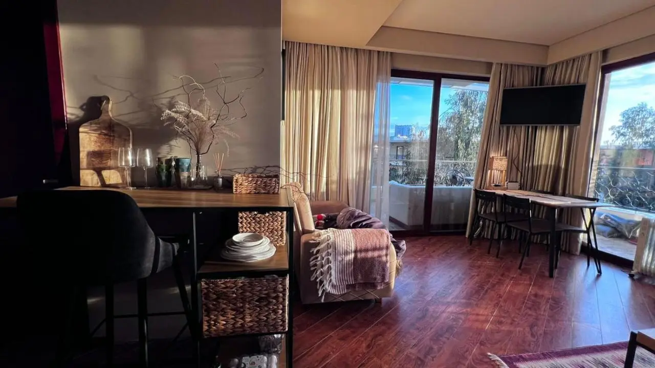 Luxury Dreamland Oasis Apartments