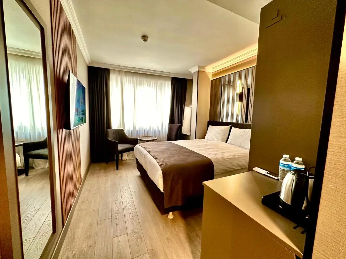 Aven Hotel