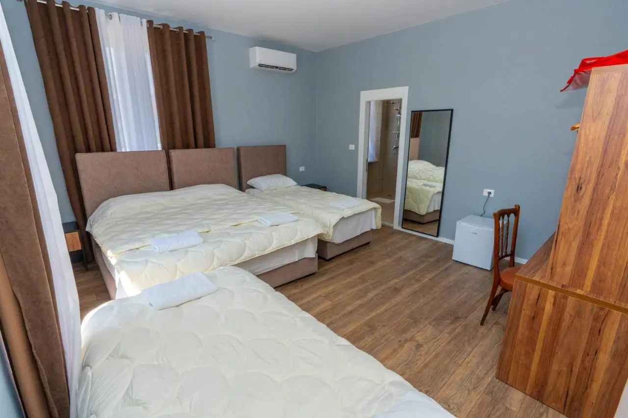 GJUHADOLI HOTEL Restaurant