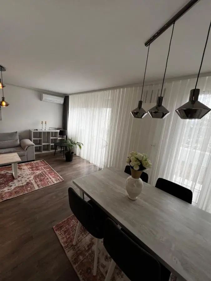 Lux Apartment Gusinjac