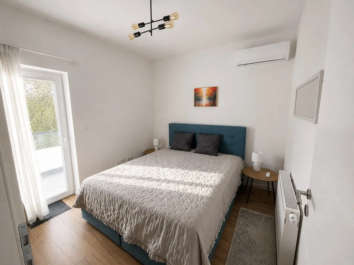 VillaGreenDream: 10 Min from Airport, Free Parking