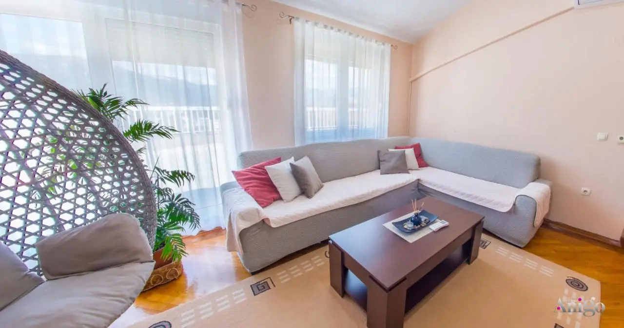 Spacious apartment overlooking Mostar