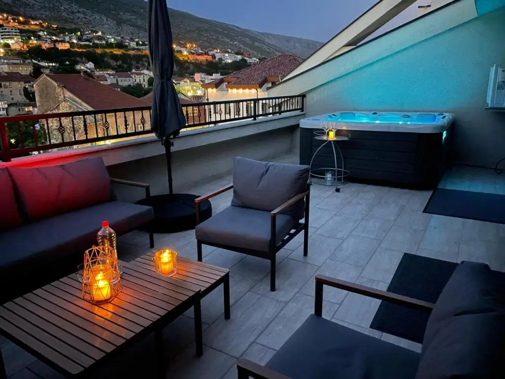 Penthouse with Old bridge view and jacuzzi